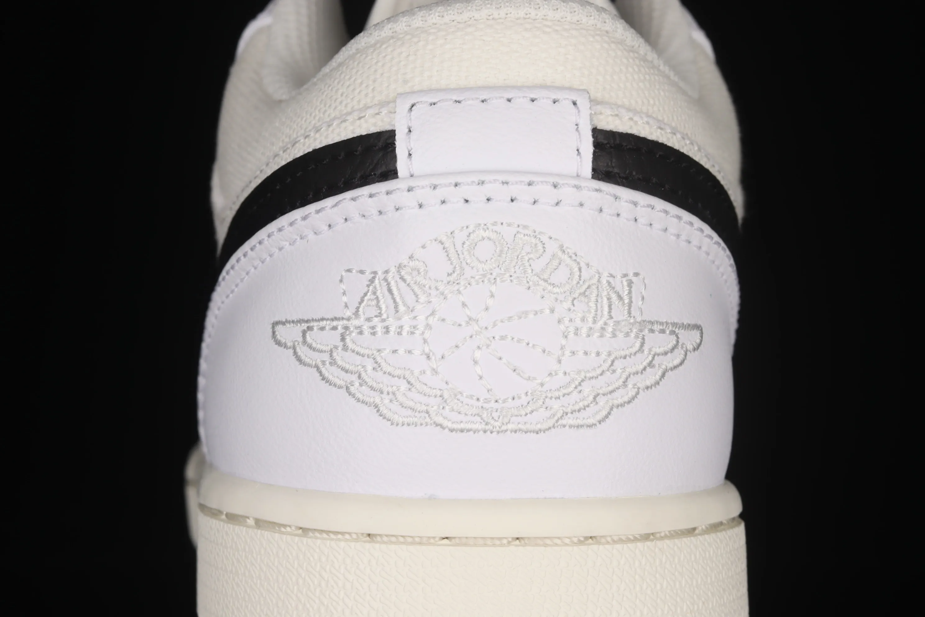 All categories Air Jordan Jordan series basketball shoes Air Jordan 1 Low G version pure original Air Jordan 1 Low AJ1 Joe 1 white and black canvas stitching low-top cultural leisure sports shoes DC3533-100